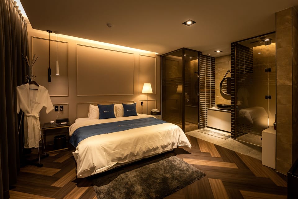 Deluxe Room | Individually decorated, individually furnished, soundproofing, free WiFi