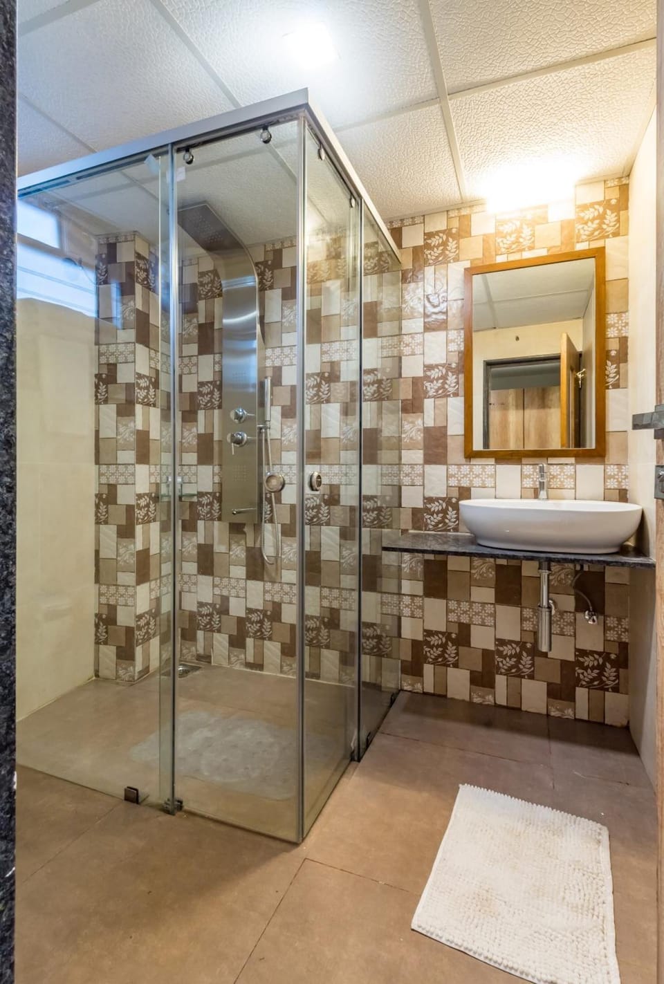 Shower, slippers