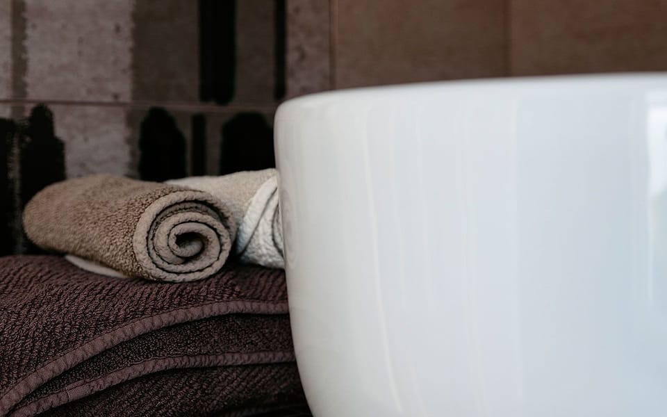 Double Room (Marilyn) | Bathroom amenities | Separate tub and shower, deep soaking tub, free toiletries, hair dryer