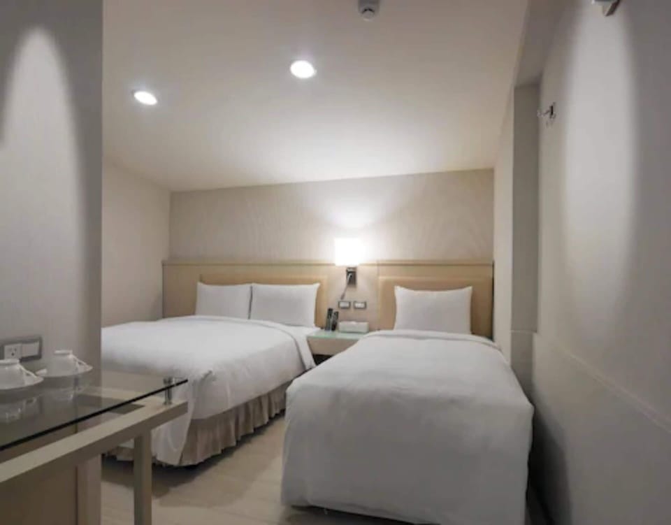 Triple Room | Minibar, soundproofing, free WiFi