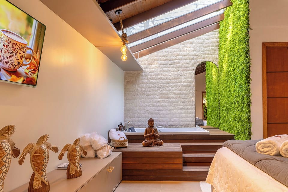 Honeymoon Suite, Ensuite (Encanto) | Egyptian cotton sheets, minibar, free WiFi, bed sheets