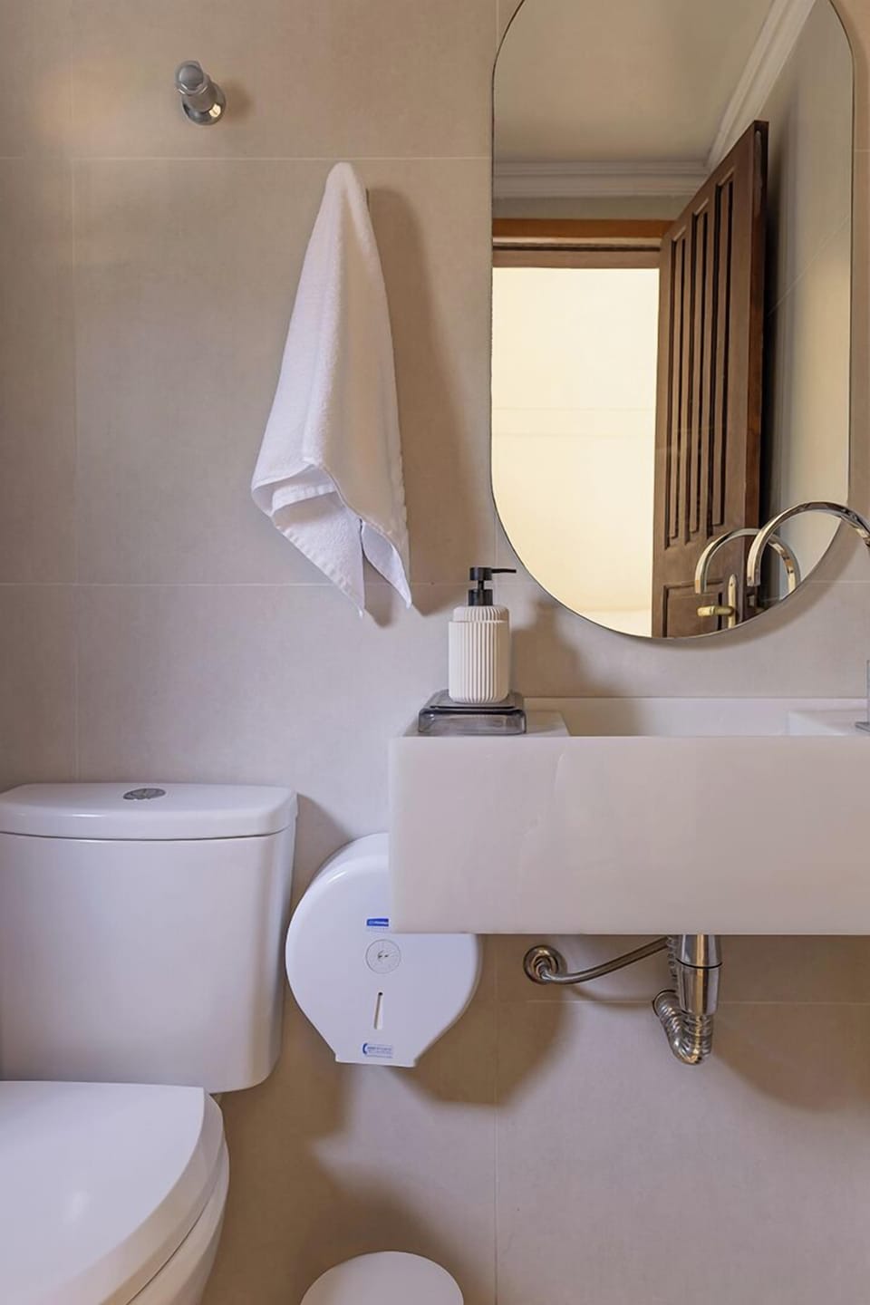 Double Room, Private Bathroom | Bathroom | Shower, free toiletries, towels
