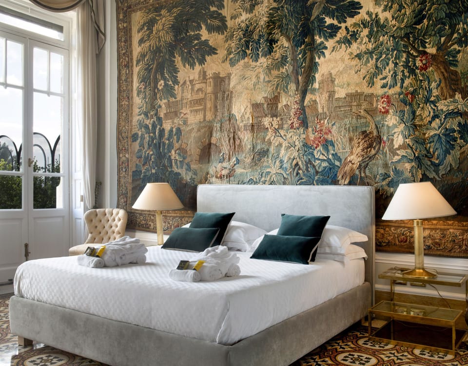 Suite | Minibar, in-room safe, individually decorated, individually furnished