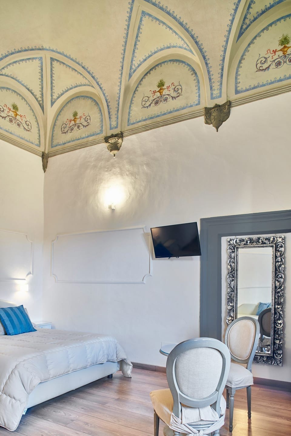 Superior Double Room, 1 Queen Bed, Private Bathroom, City View | Egyptian cotton sheets, premium bedding, down comforters, minibar