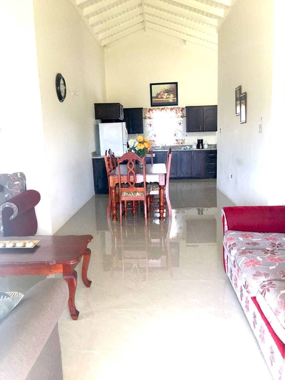 Family House, Non Smoking | Living room | Flat-screen TV