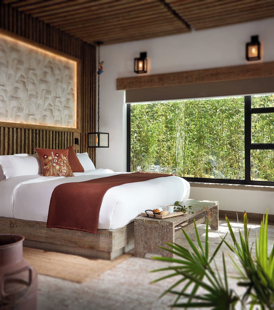Design Suite, 1 King Bed, Non Smoking, Ensuite | Premium bedding, down comforters, in-room safe, individually decorated