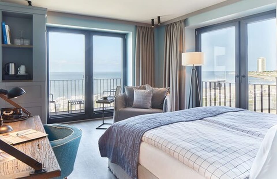 Premium bedding, free minibar, in-room safe, free WiFi
