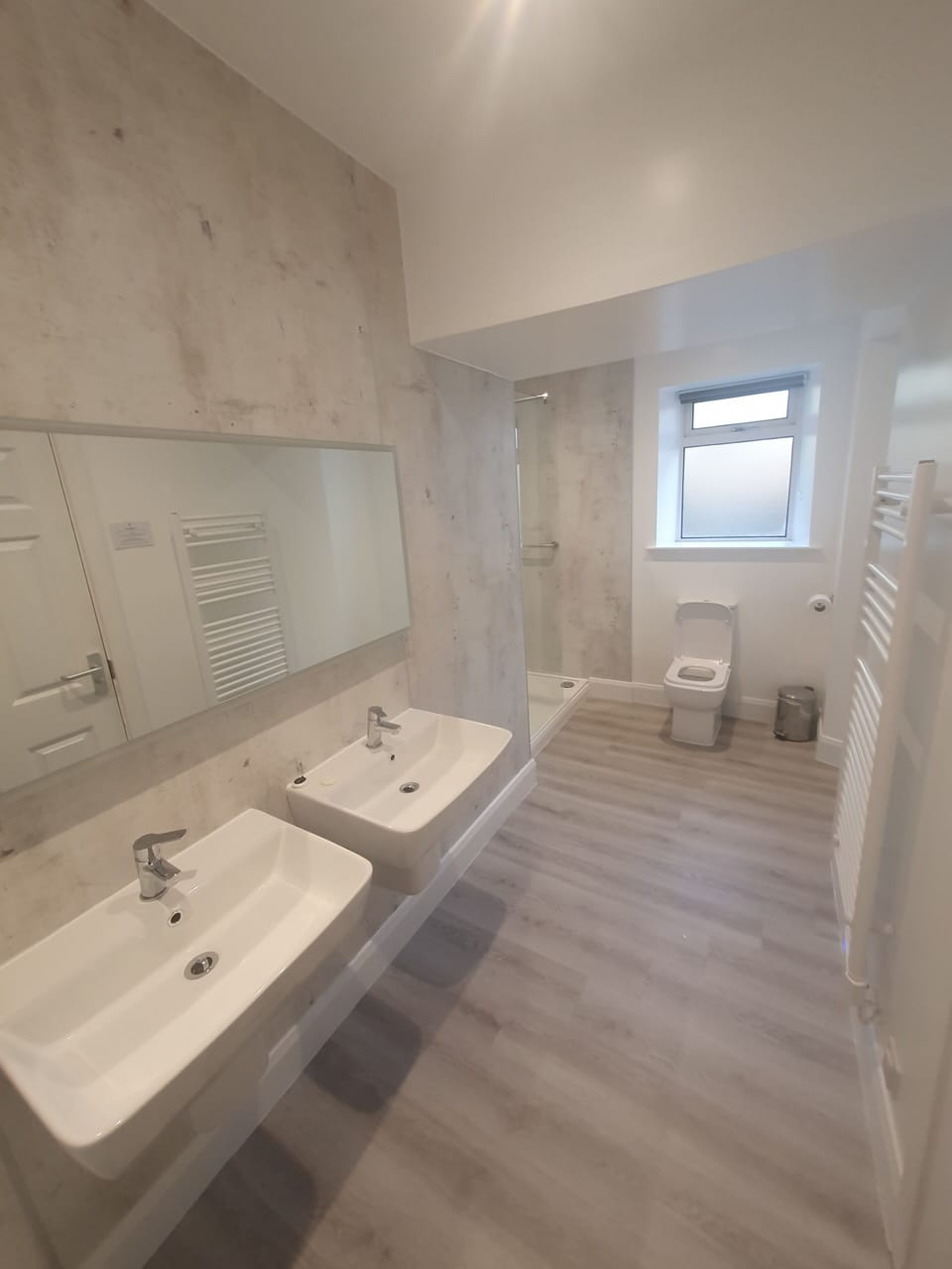 Premier ground floor super king | Bathroom | Shower, free toiletries, hair dryer, towels