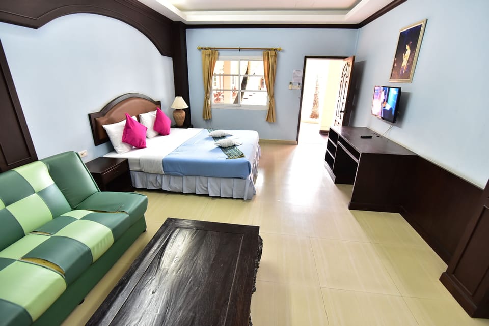 Superior Double Room | Desk, free WiFi, bed sheets