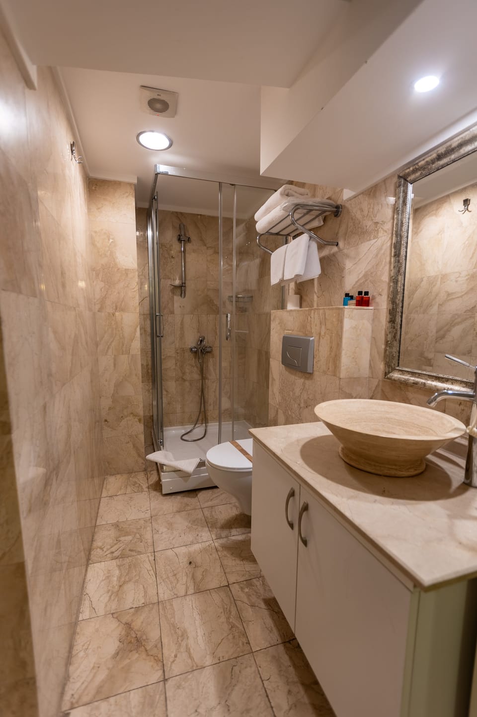 Standard Double Room | Minibar, in-room safe, soundproofing, free WiFi