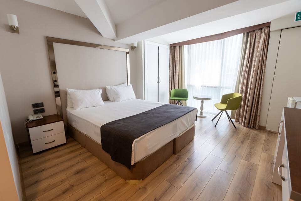Standard Double Room | Minibar, in-room safe, soundproofing, free WiFi