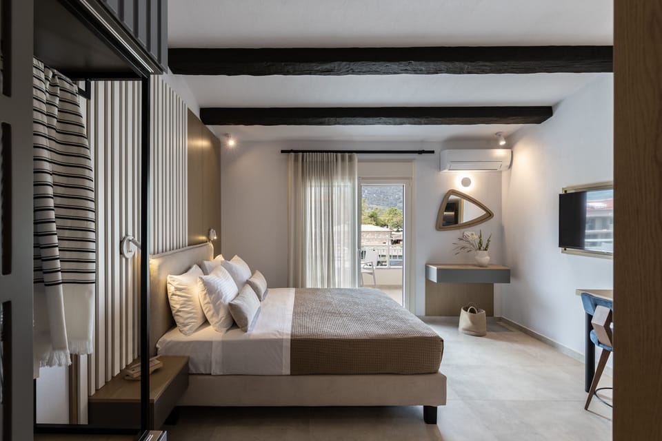 Superior Room | In-room safe, soundproofing, iron/ironing board, free WiFi