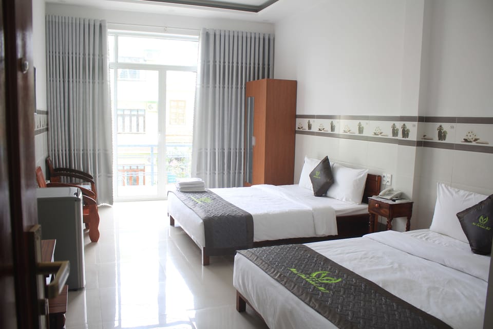 Family Double Room | Desk, soundproofing, iron/ironing board (on request), WiFi (free)