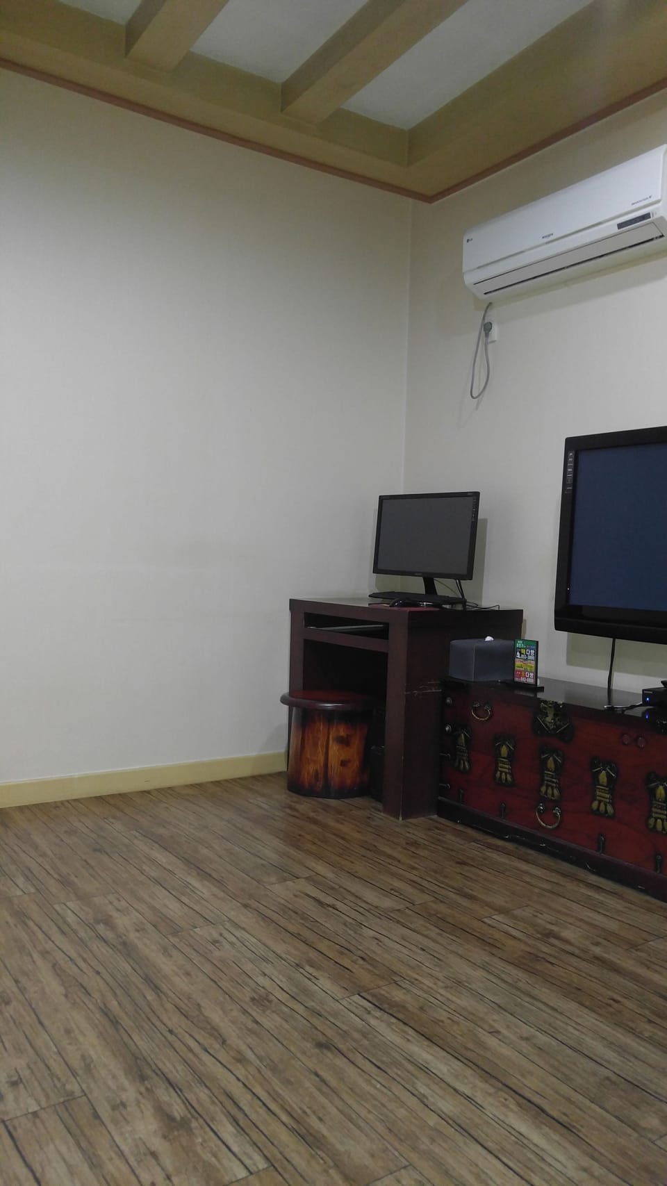 Room | Blackout drapes, free WiFi, bed sheets