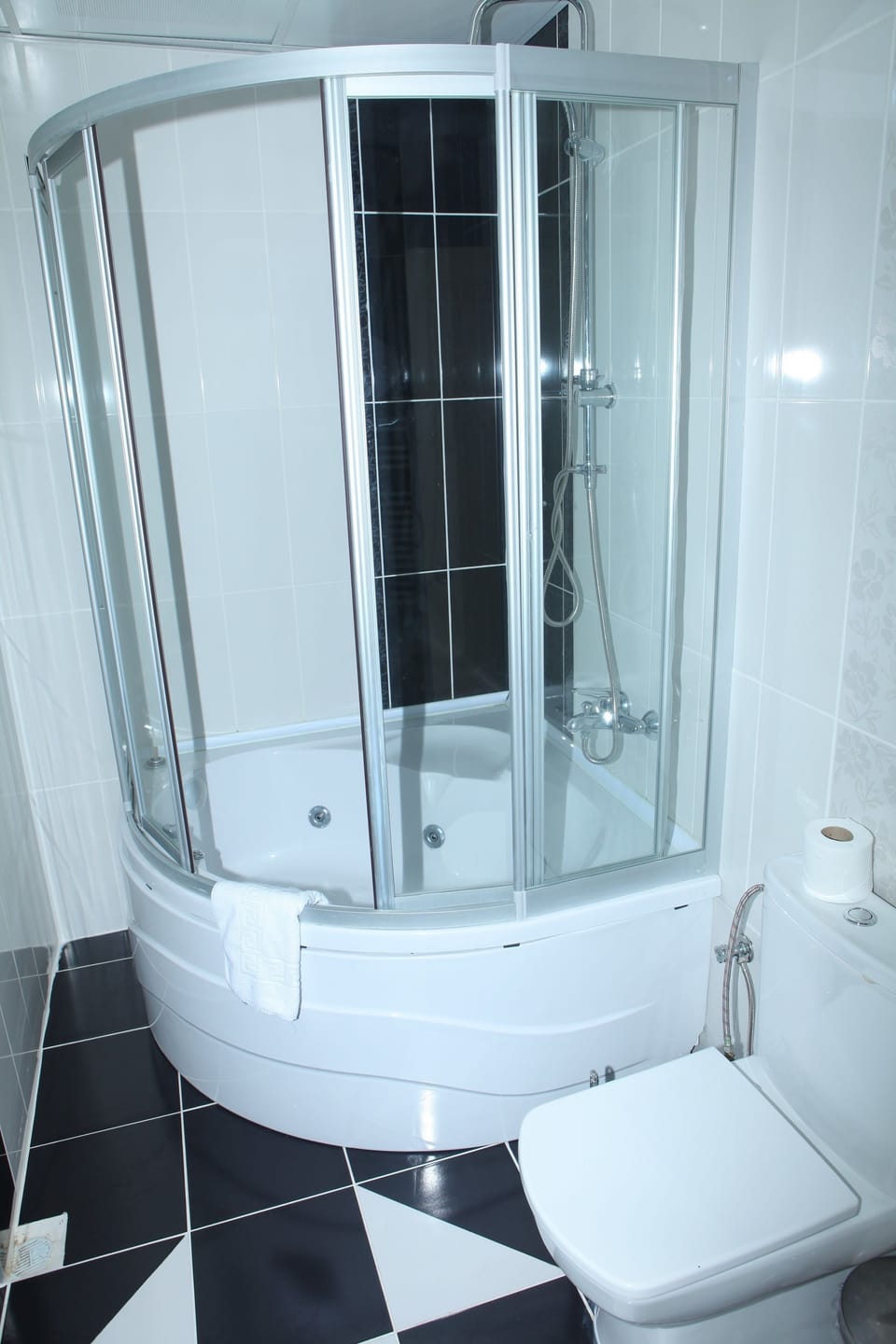 Classic Double Room, Sea View | Bathroom | Combined shower/tub, jetted tub, hydromassage showerhead