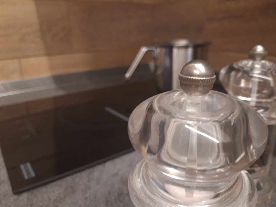 Deluxe Studio, Non Smoking, Kitchenette | Private kitchen