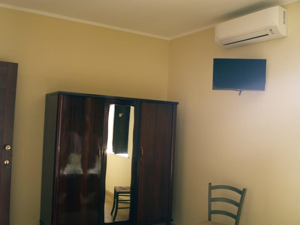Superior Double Room, City View | Room amenity