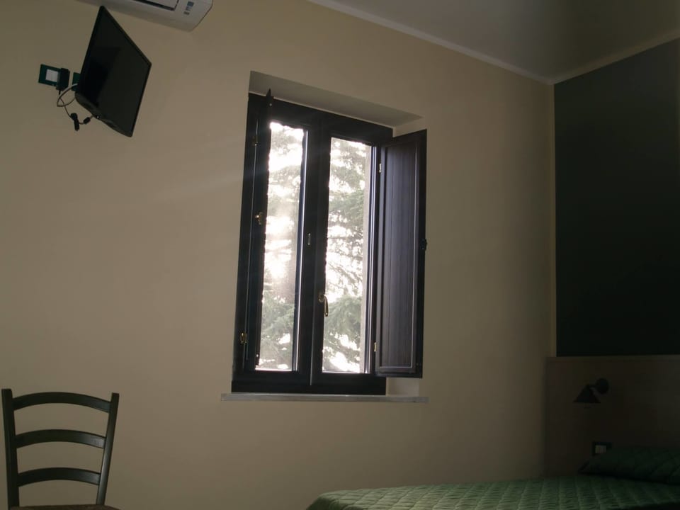 Comfort Double or Twin Room, Garden View | Room amenity
