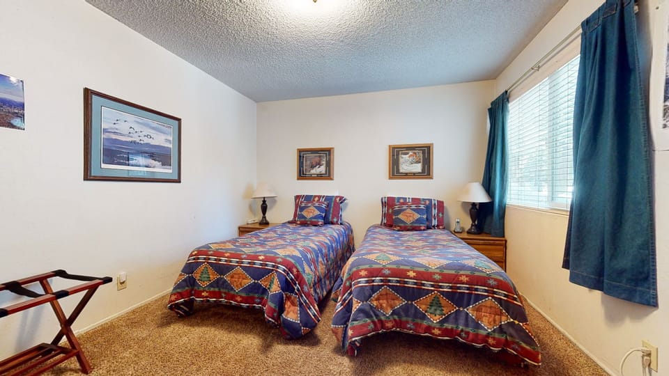 Condo, 2 Bedrooms | 2 bedrooms, free WiFi, bed sheets