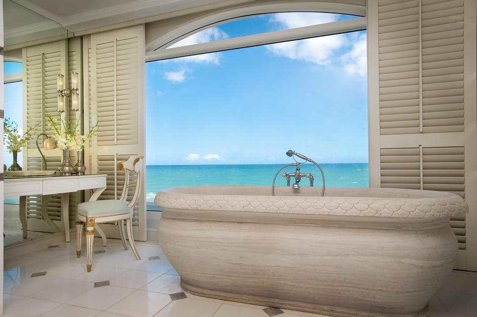 Presidential Suite | Bathroom | Free toiletries, hair dryer, bathrobes, slippers