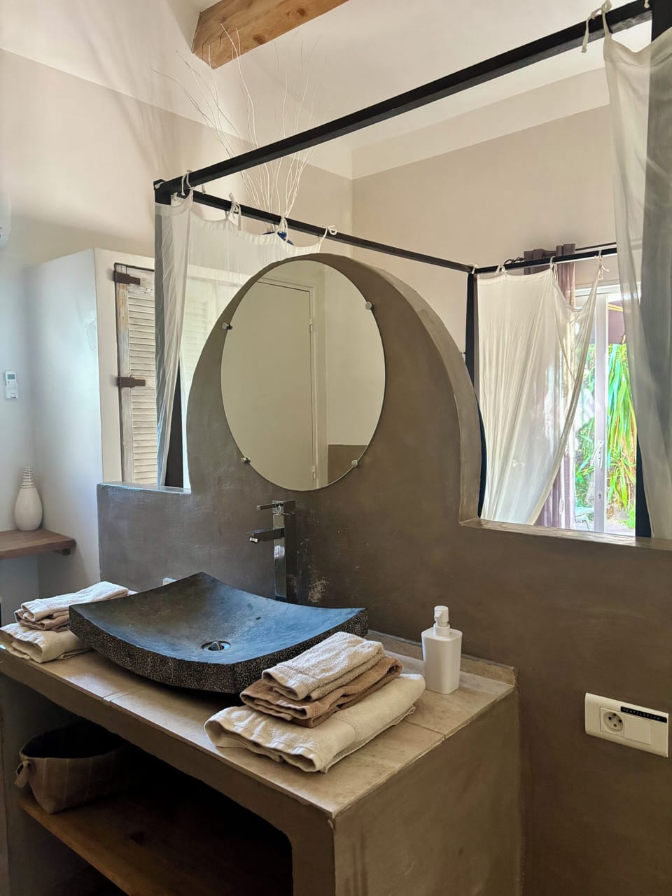 Triple Room, Terrace (Bambou) | Bathroom | Shower, free toiletries, hair dryer, towels