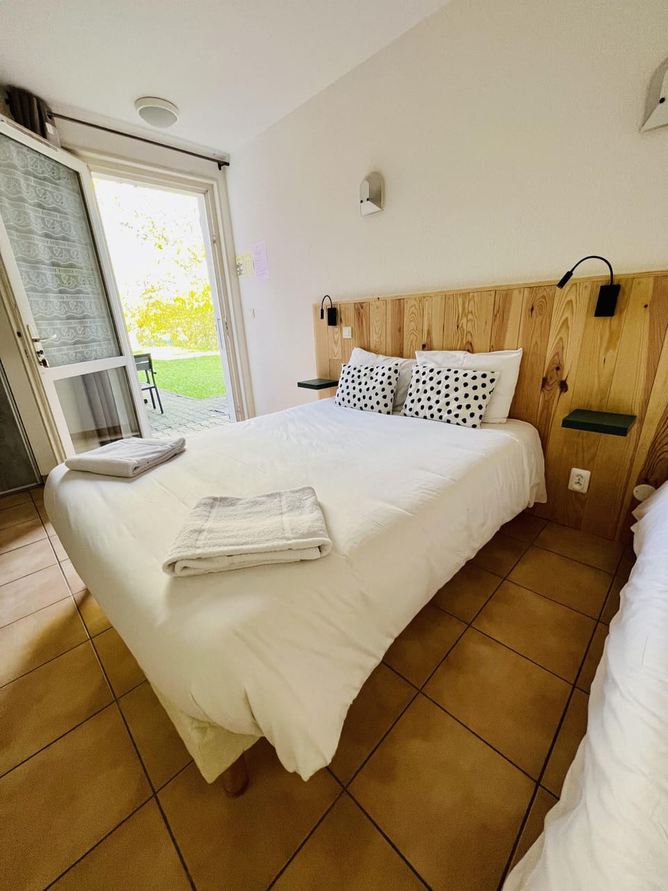 Triple Room | Individually decorated, individually furnished, desk, free WiFi