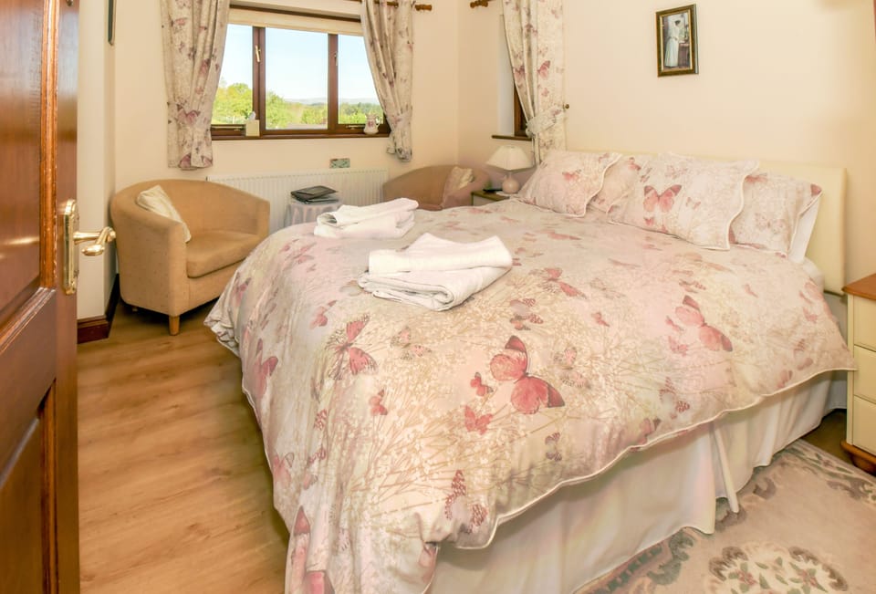 Double Room (En-suite) | Egyptian cotton sheets, premium bedding, memory foam beds