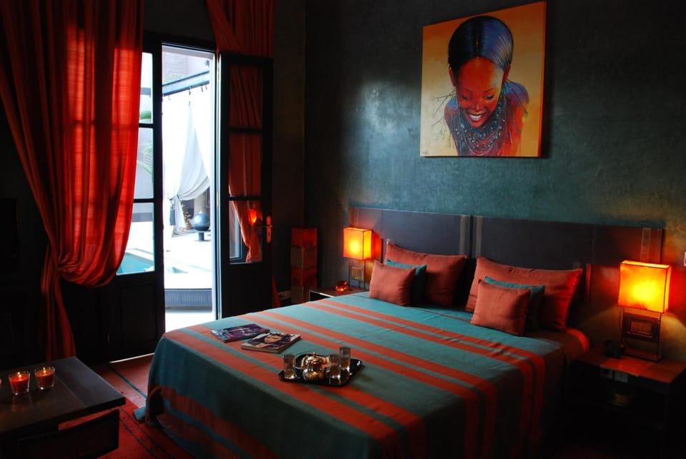 Premium bedding, in-room safe, free WiFi, bed sheets
