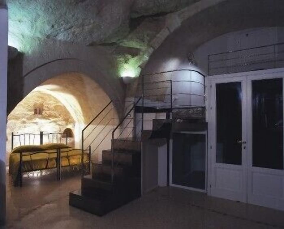 Junior Suite | Minibar, desk, cribs/infant beds, rollaway beds