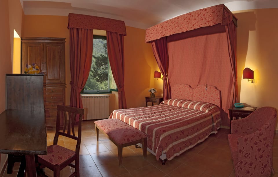 Desk, bed sheets