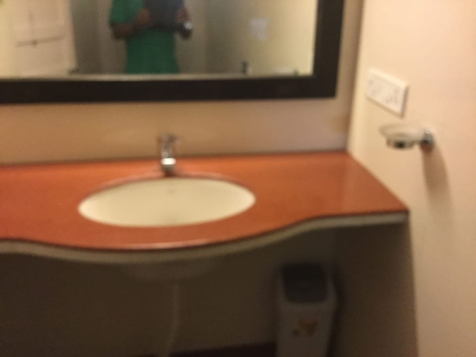 Bathroom sink