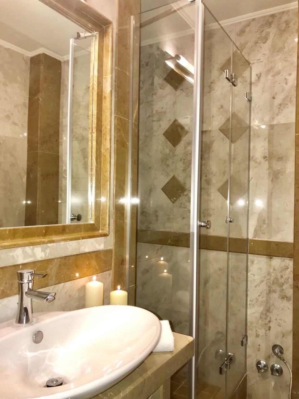 Double Room, Fireplace (Maisonette Attic) | Bathroom | Shower, free toiletries, hair dryer, slippers