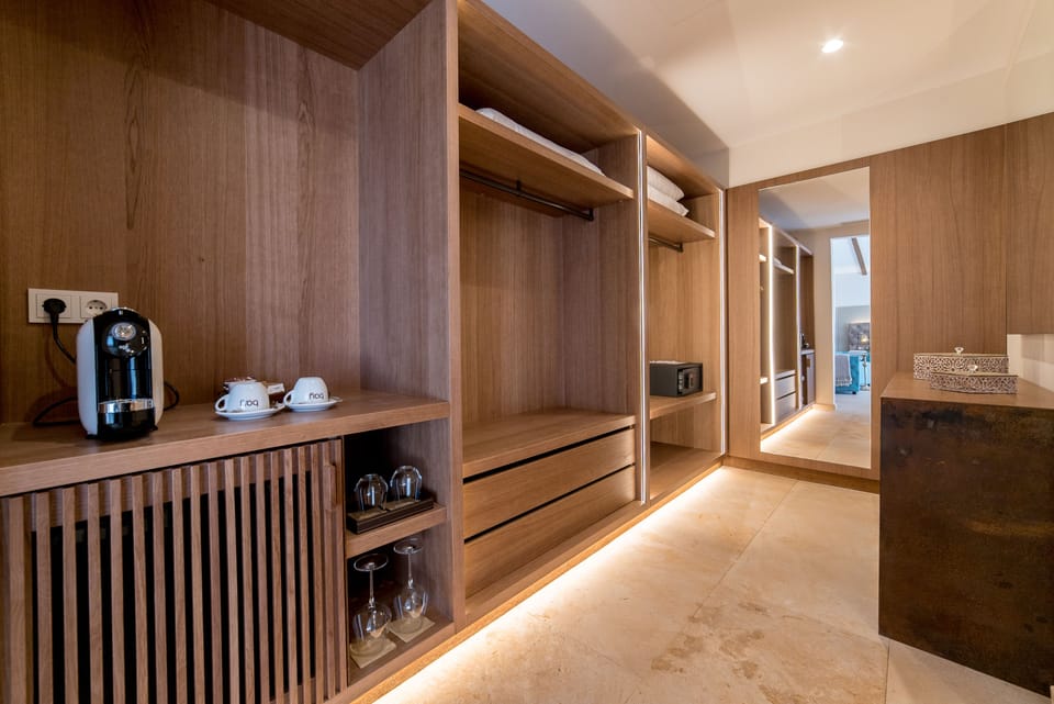 Minibar, in-room safe, desk, soundproofing
