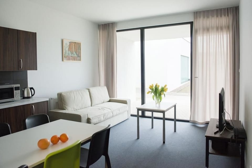 Duplex, 3 Bedrooms, 2 Bathrooms | Blackout drapes, iron/ironing board, free WiFi, bed sheets