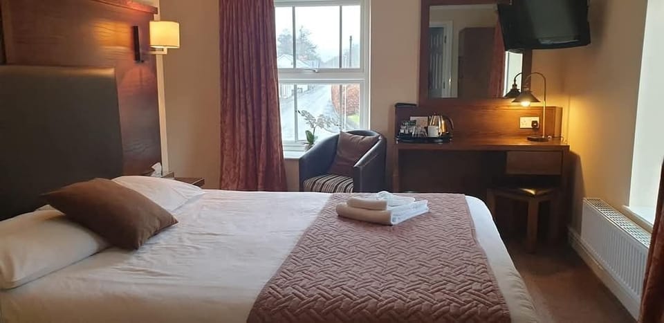 Deluxe Double Room | Egyptian cotton sheets, premium bedding, pillowtop beds, desk