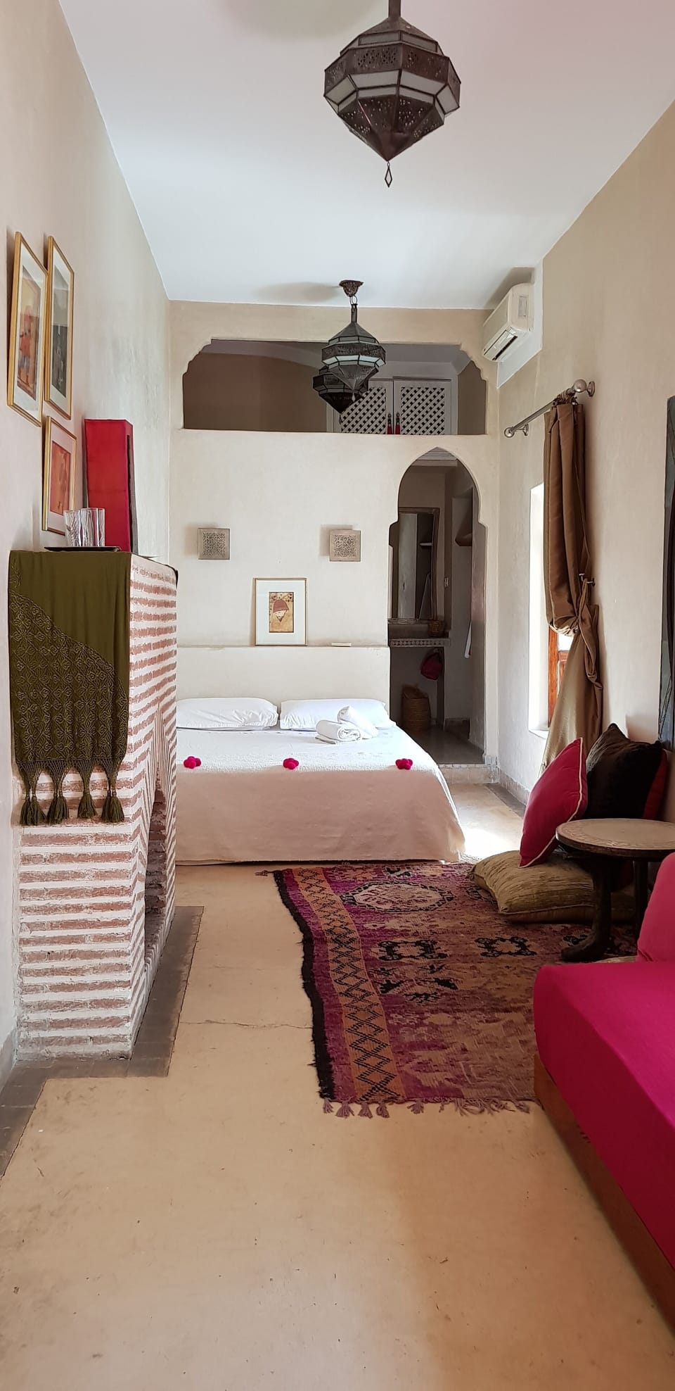 Room | Premium bedding, free WiFi, bed sheets