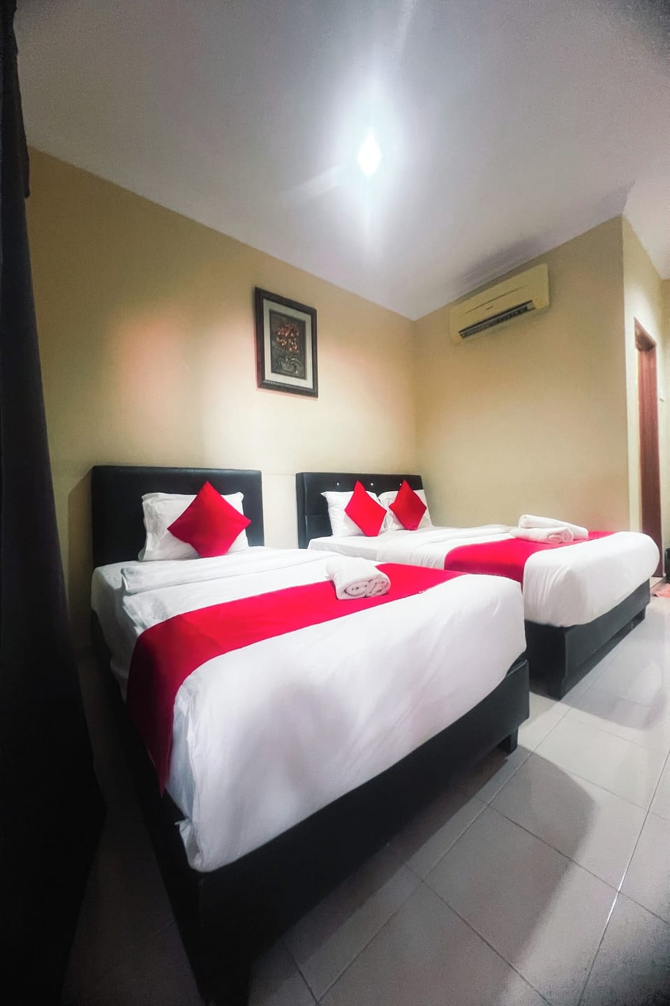 Superior Suite | Desk, iron/ironing board, free WiFi, bed sheets