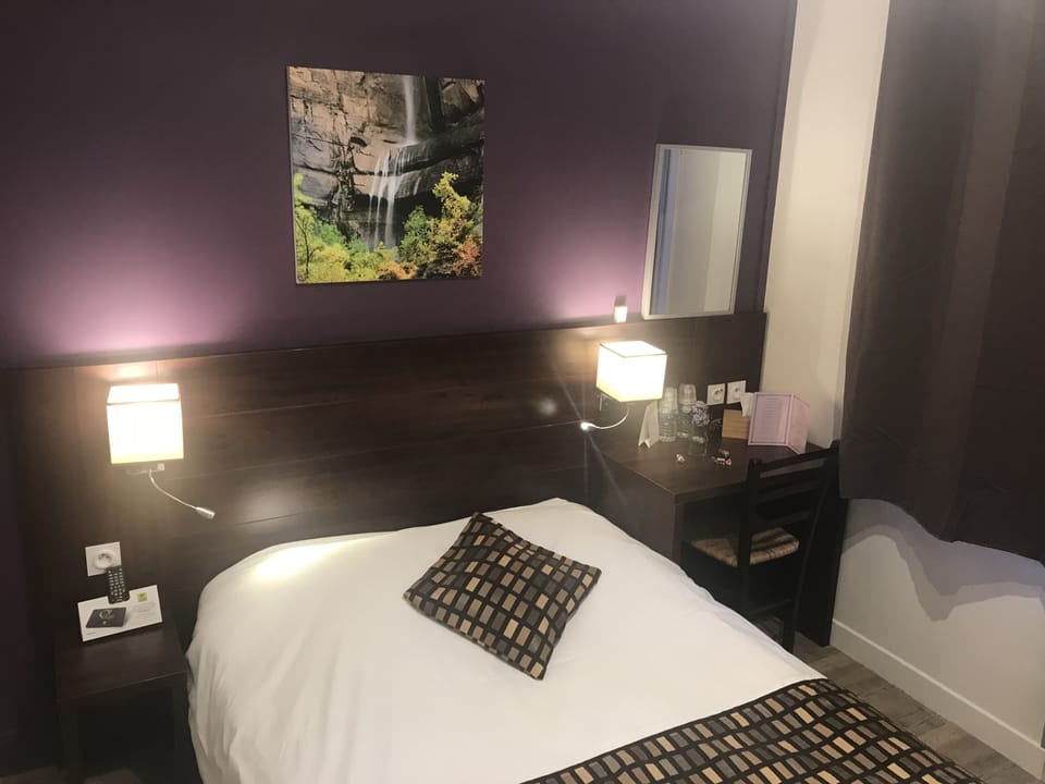 Double Room | Desk, soundproofing, free WiFi, bed sheets