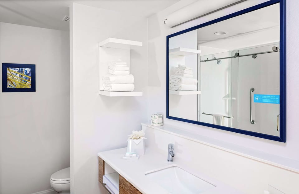 Shower, free toiletries, hair dryer, towels