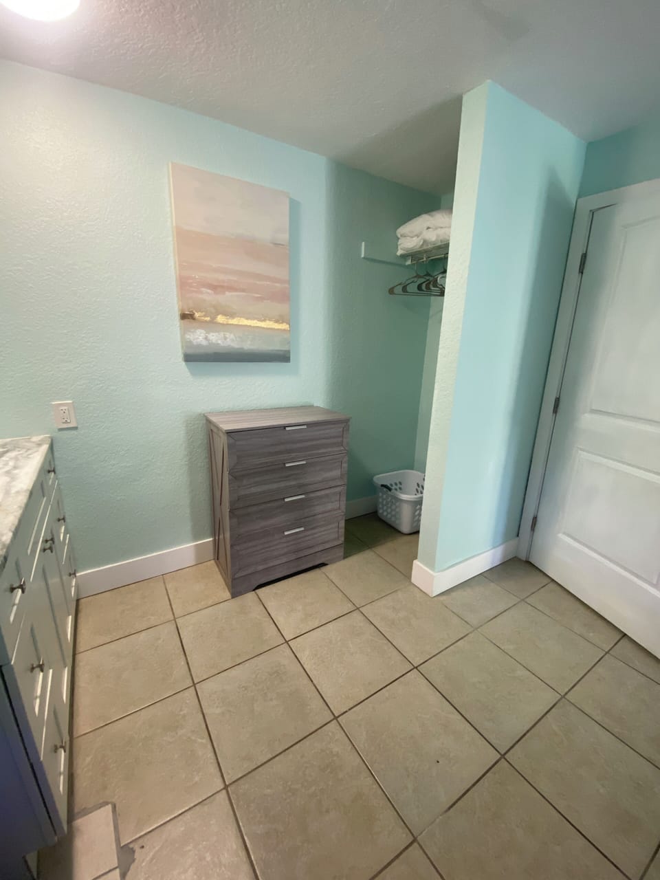 Waterfront Studio (No Pets) | Free WiFi, bed sheets