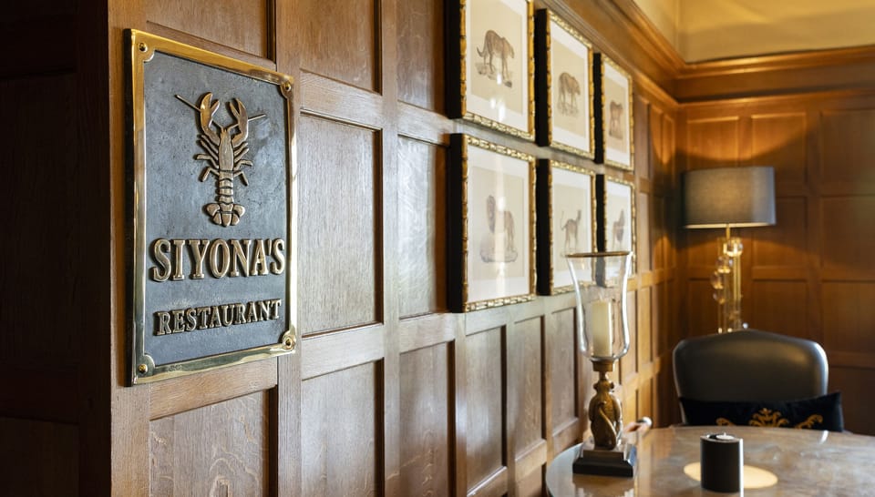 Daily full breakfast (GBP 18.95 per person)