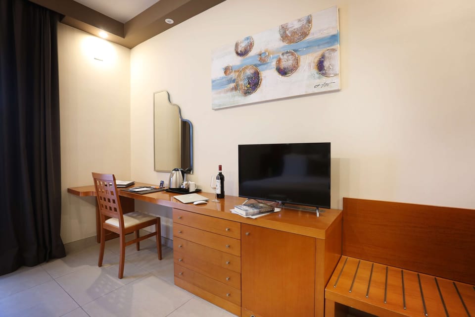 Premium bedding, minibar, in-room safe, desk