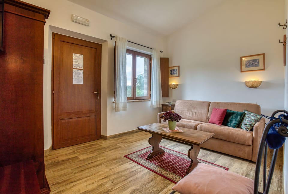 Suite | Living room | Flat-screen TV