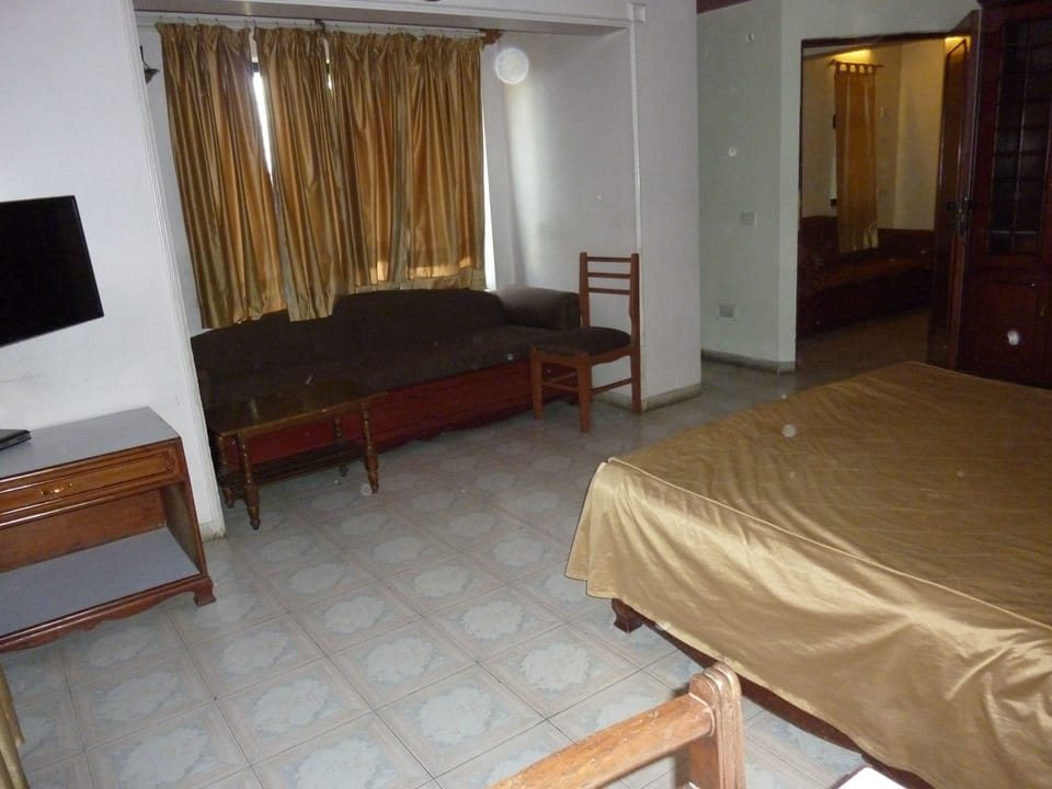 Presidential Suite | Individually decorated, individually furnished, desk, laptop workspace