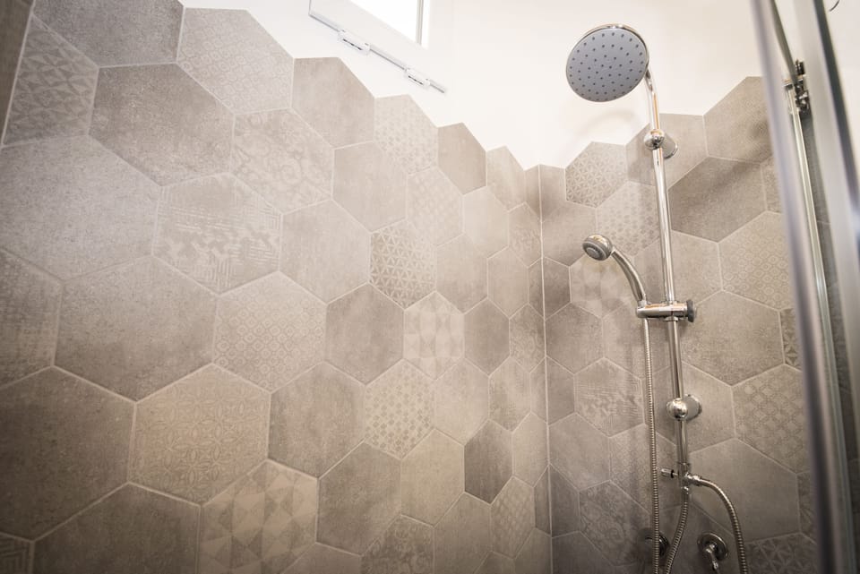 Basic Triple Room, 1 Bedroom | Bathroom shower