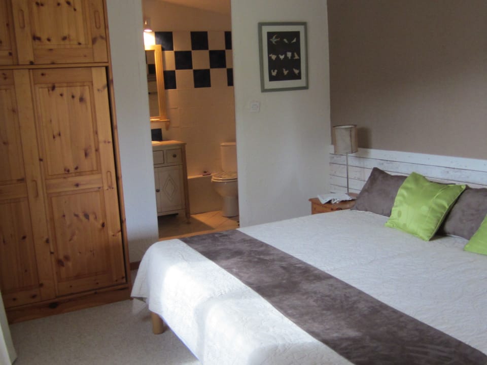 Individually decorated, individually furnished, soundproofing