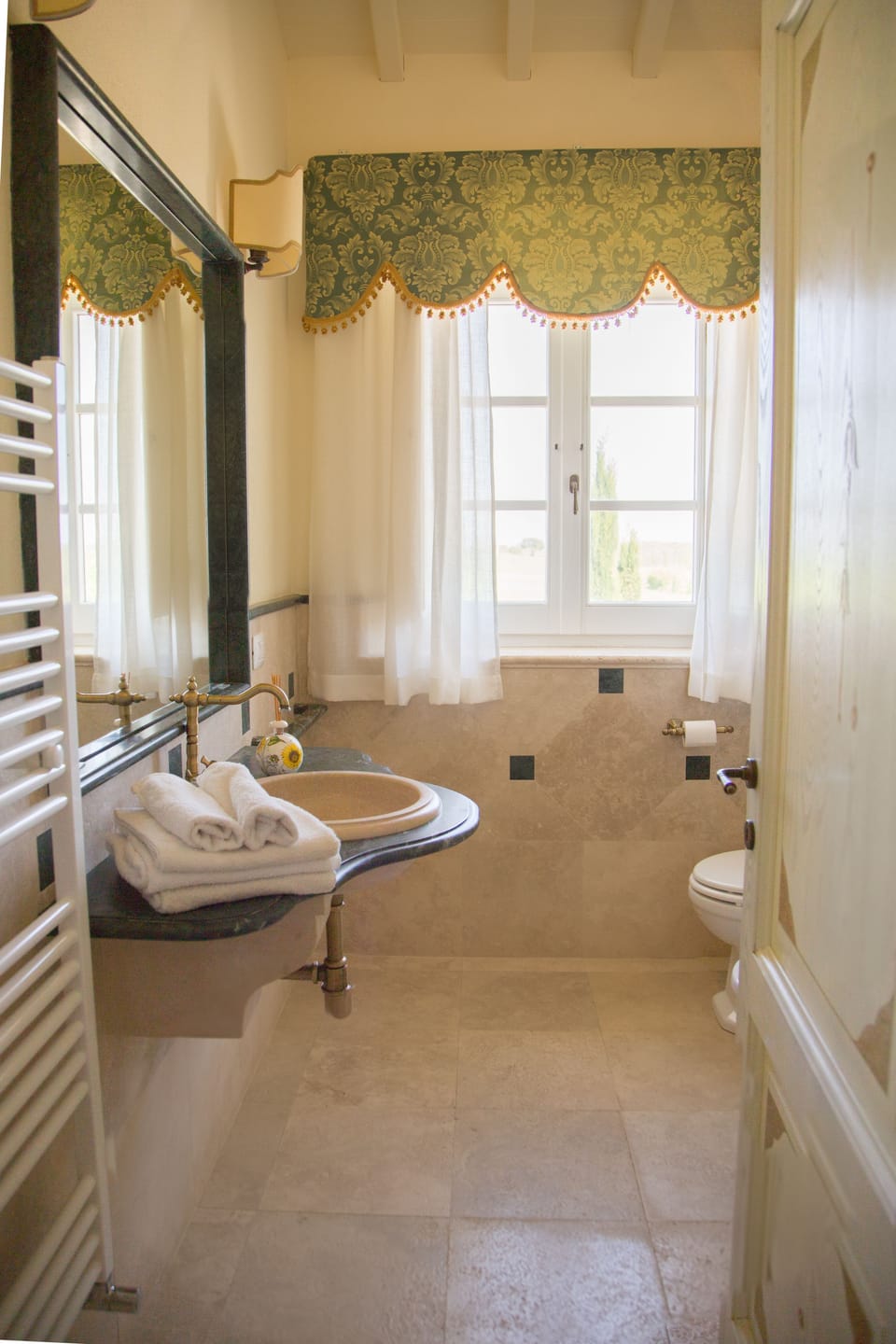 Double Room, Lake View | Bathroom | Free toiletries, hair dryer, bathrobes, bidet