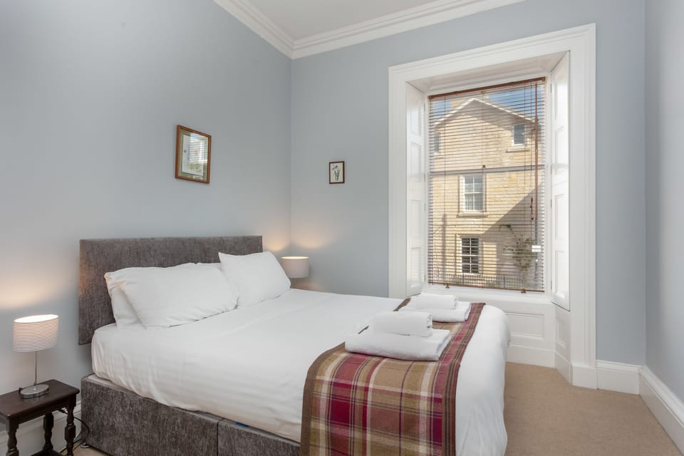 Sea Breeze - Donnini Apartments House in Ayr