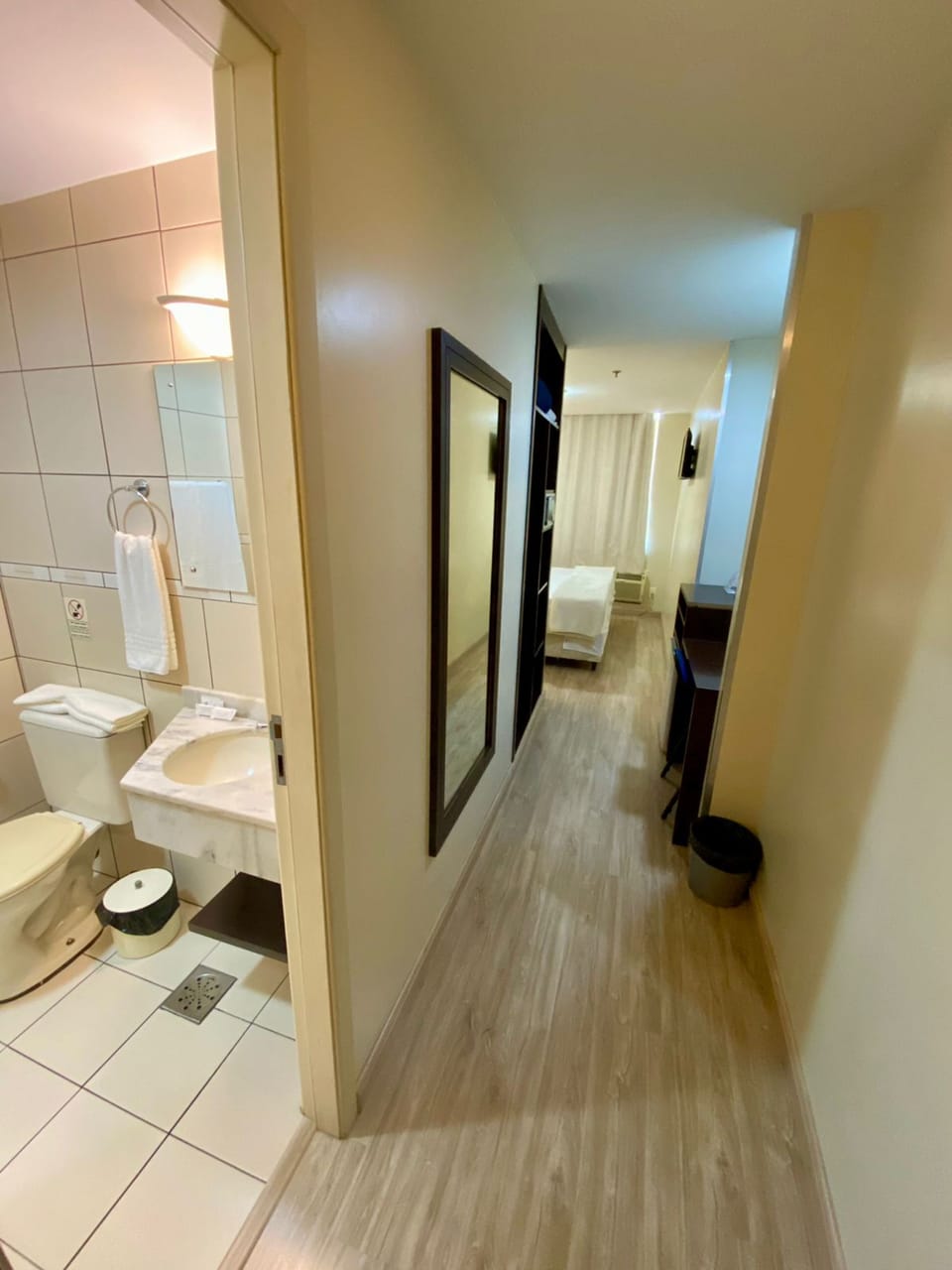 Standard Casal | Desk, free WiFi, bed sheets