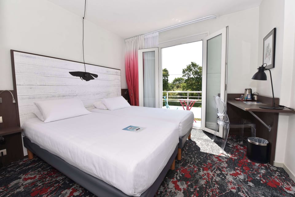 Standard Twin Room, 2 Twin Beds | Premium bedding, desk, soundproofing, cribs/infant beds